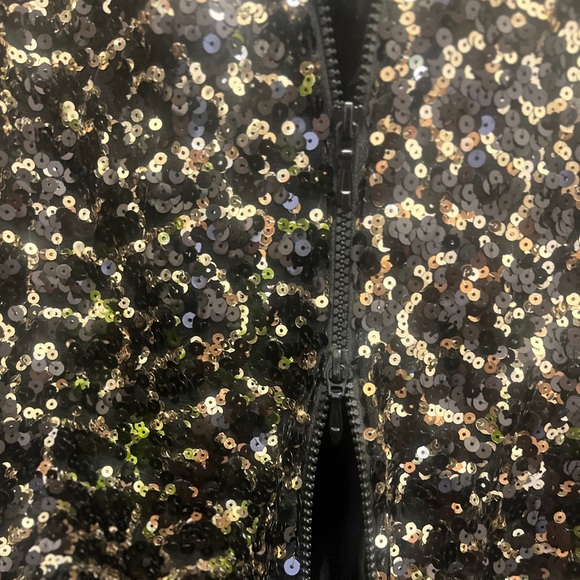 Black and Gold Sequin Bomber Jacket - Picture 5 of 8